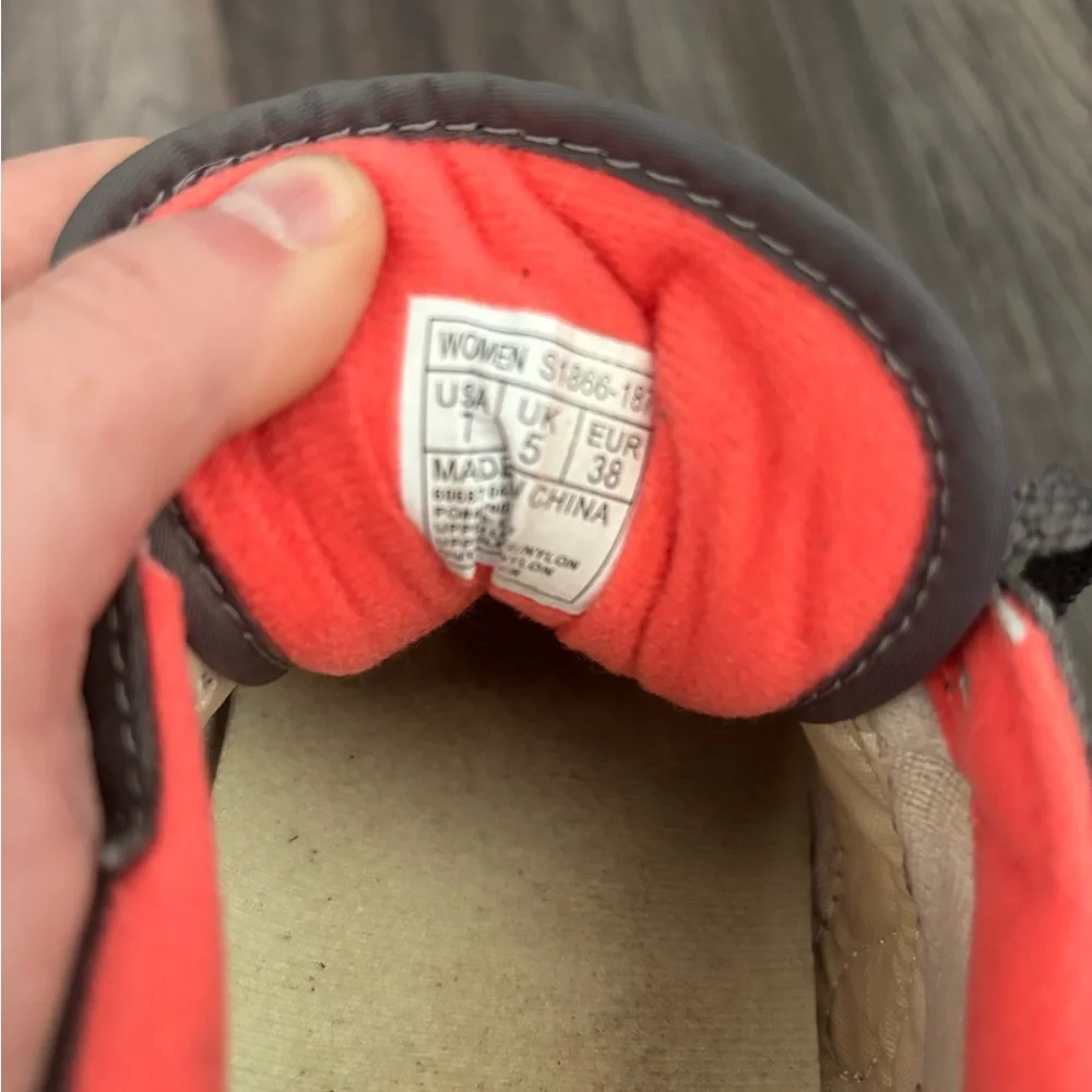 Saucony Jazz Shoes - Picture 7 of 7